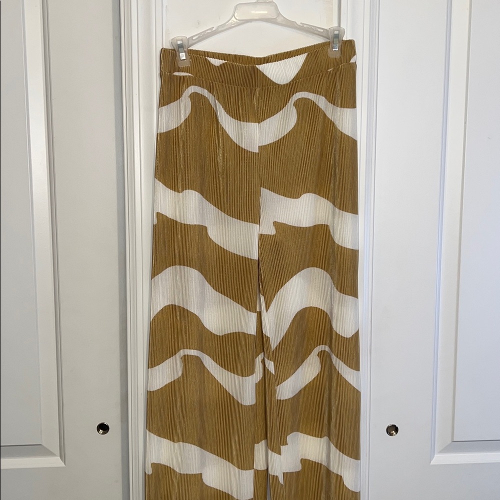 NWT Stylish Brown and White Patterned Pants